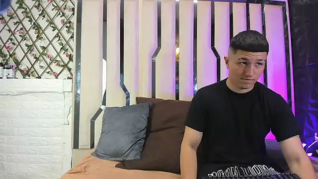 ANLLELOAndANGELA online show from 05-22-26, 04:45