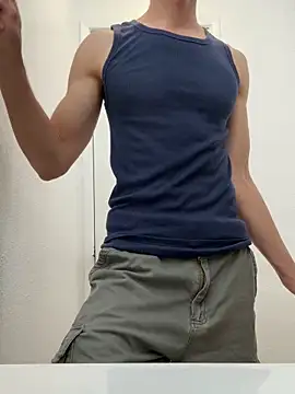 Snapshot of gymratforyouu chatting on 10-08-25, 11:35 gymratforyouu online show from 10-08-25, 11:35