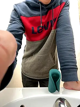 Snapshot of gymratforyouu chatting on 12-05-25, 05:27 gymratforyouu online show from 12-05-25, 05:27