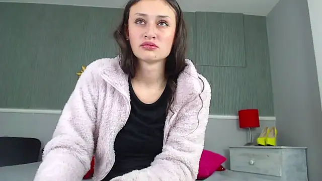 Emily Swiftt online show from 12-20-25, 11:56