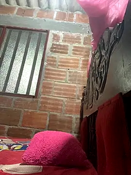 Snapshot of lunasexyhot18 chatting on 10-26-25, 07:09 lunasexyhot18 online show from 10-26-25, 07:09