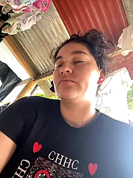 Snapshot of lunasexyhot18 chatting on 10-29-25, 05:47 lunasexyhot18 online show from 10-29-25, 05:47