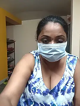 Snapshot of queendivya chatting on 01-19-26, 01:04 queendivya online show from 01-19-26, 01:04