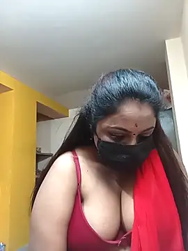 Snapshot of queendivya chatting on 02-21-26, 02:40 queendivya online show from 02-21-26, 02:40