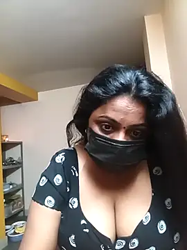 Snapshot of queendivya chatting on 02-25-26, 11:47 queendivya online show from 02-25-26, 11:47