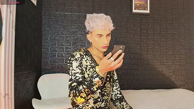 Snapshot of Erick_Velveth chatting on 10-09-25, 05:27 Erick Velveth online show from 10-09-25, 05:27