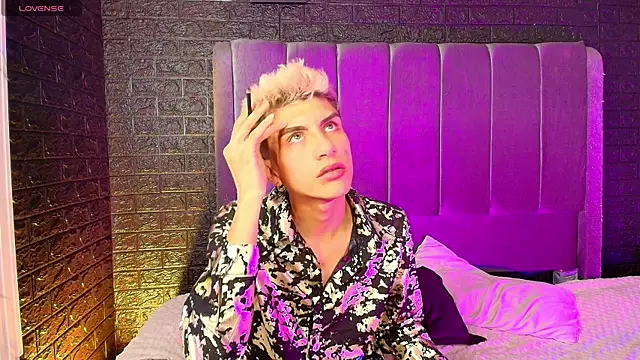 Snapshot of Erick_Velveth chatting on 11-07-25, 09:15 Erick Velveth online show from 11-07-25, 09:15