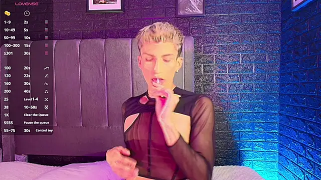 Snapshot of Erick_Velveth chatting on 11-10-25, 06:34 Erick Velveth online show from 11-10-25, 06:34