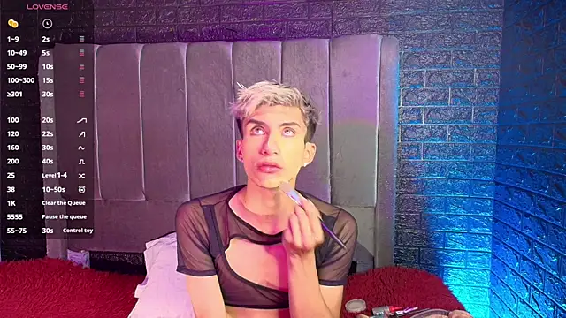 Snapshot of Erick_Velveth chatting on 11-15-25, 05:27 Erick Velveth online show from 11-15-25, 05:27