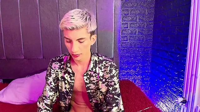 Snapshot of Erick_Velveth chatting on 11-17-25, 02:06 Erick Velveth online show from 11-17-25, 02:06