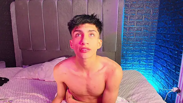 Snapshot of Erick_Velveth chatting on 11-23-25, 05:29 Erick Velveth online show from 11-23-25, 05:29