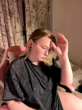 Snapshot of lame_cat chatting on 11-10-25, 01:59 lame cat online show from 11-10-25, 01:59