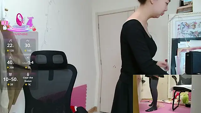 sallycui online show from 10-28-25, 12:03