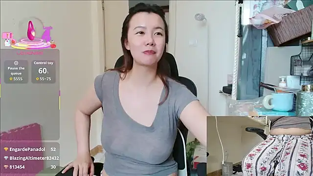 sallycui online show from 06-18-26, 01:06