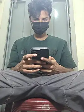 Snapshot of crish09 chatting on 07-18-26, 11:47 crish09 online show from 07-18-26, 11:47