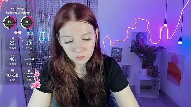 Layla Glam online show from 10-20-25, 05:41