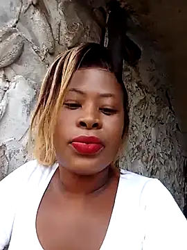 Snapshot of BubblyBeautiful chatting on 01-18-26, 02:32 BubblyBeautiful online show from 01-18-26, 02:32