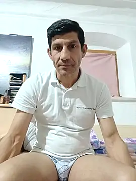 Snapshot of Casianantoonnio chatting on 10-28-25, 02:04 Casianantoonnio online show from 10-28-25, 02:04