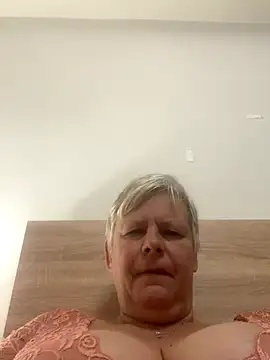 Snapshot of VyC7564 chatting on 10-11-25, 10:52 VyC7564 online show from 10-11-25, 10:52