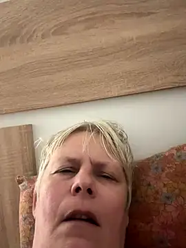 Snapshot of VyC7564 chatting on 10-30-25, 12:17 VyC7564 online show from 10-30-25, 12:17