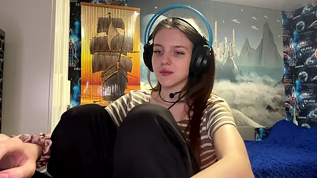 Elira Breeze online show from 12-05-25, 02:58