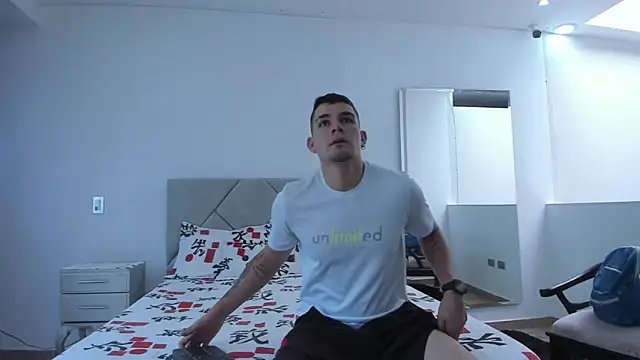 Snapshot of BooyHott_ chatting on 09-24-25, 07:28 BooyHott online show from 09-24-25, 07:28