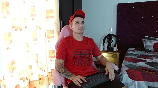 Snapshot of BooyHott_ chatting on 11-19-25, 06:52 BooyHott online show from 11-19-25, 06:52