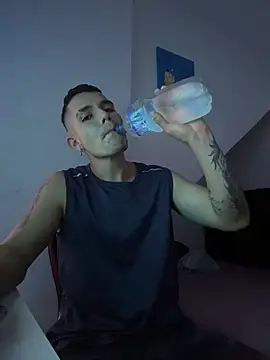 Snapshot of BooyHott_ chatting on 12-01-25, 09:09 BooyHott online show from 12-01-25, 09:09