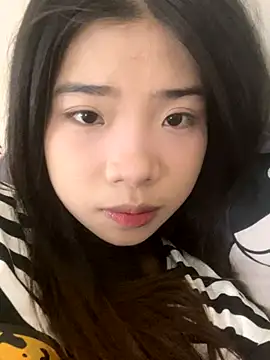 Snapshot of -Tania- chatting on 12-15-25, 01:10 -Tania- online show from 12-15-25, 01:10