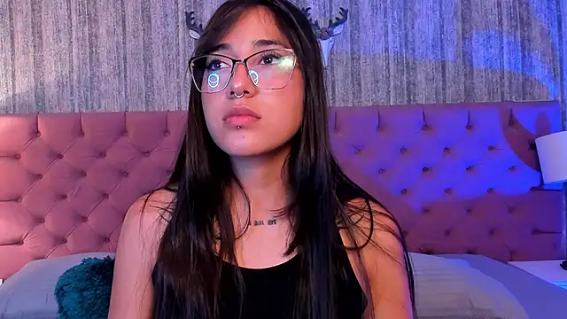 Snapshot of LiaaTurner chatting on 01-13-26, 08:25 LiaaTurner online show from 01-13-26, 08:25