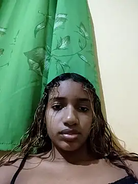 Snapshot of Barbiefox24 chatting on 10-13-25, 08:14 Barbiefox24 online show from 10-13-25, 08:14