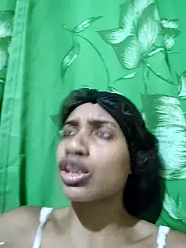 Snapshot of Barbiefox24 chatting on 10-21-25, 05:52 Barbiefox24 online show from 10-21-25, 05:52