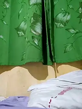 Snapshot of Barbiefox24 chatting on 10-21-25, 10:21 Barbiefox24 online show from 10-21-25, 10:21