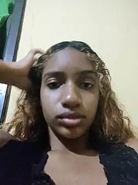 Snapshot of Barbiefox24 chatting on 02-25-26, 08:13 Barbiefox24 online show from 02-25-26, 08:13