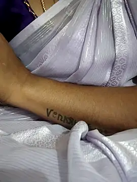 Snapshot of sweetqueen143 chatting on 09-25-25, 03:05 sweetqueen143 online show from 09-25-25, 03:05