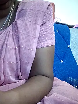 Snapshot of sweetqueen143 chatting on 10-03-25, 05:54 sweetqueen143 online show from 10-03-25, 05:54