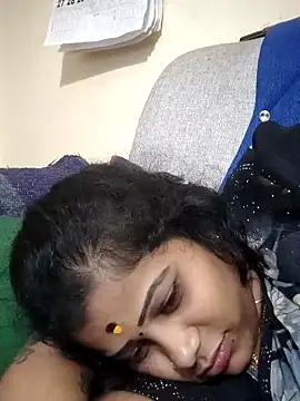 Snapshot of sweetqueen143 chatting on 10-04-25, 06:06 sweetqueen143 online show from 10-04-25, 06:06