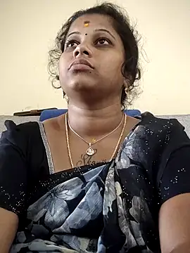 Snapshot of sweetqueen143 chatting on 10-05-25, 06:12 sweetqueen143 online show from 10-05-25, 06:12