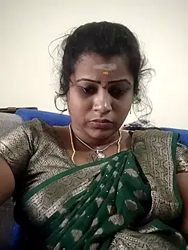 Snapshot of sweetqueen143 chatting on 10-07-25, 11:29 sweetqueen143 online show from 10-07-25, 11:29