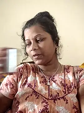 Snapshot of sweetqueen143 chatting on 11-03-25, 02:57 sweetqueen143 online show from 11-03-25, 02:57