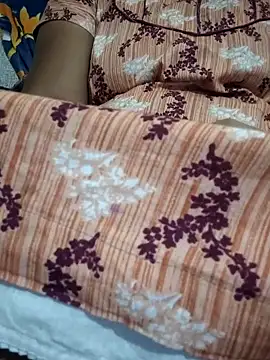 Snapshot of sweetqueen143 chatting on 11-03-25, 03:24 sweetqueen143 online show from 11-03-25, 03:24