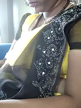 Snapshot of sweetqueen143 chatting on 11-14-25, 05:06 sweetqueen143 online show from 11-14-25, 05:06