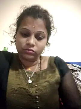 Snapshot of sweetqueen143 chatting on 11-15-25, 05:31 sweetqueen143 online show from 11-15-25, 05:31