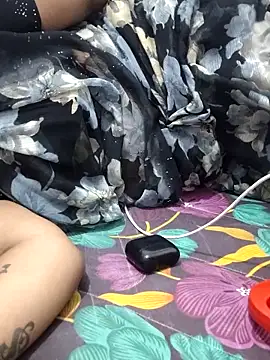 sweetqueen143 online show from 04-01-26, 02:36