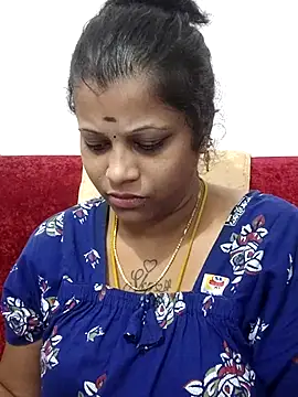 Snapshot of sweetqueen143 chatting on 04-19-26, 02:55 sweetqueen143 online show from 04-19-26, 02:55