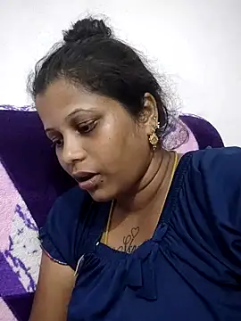 Snapshot of sweetqueen143 chatting on 05-02-26, 03:28 sweetqueen143 online show from 05-02-26, 03:28
