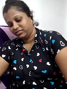 Snapshot of sweetqueen143 chatting on 05-17-26, 06:55 sweetqueen143 online show from 05-17-26, 06:55