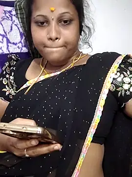 Snapshot of sweetqueen143 chatting on 05-20-26, 12:22 sweetqueen143 online show from 05-20-26, 12:22