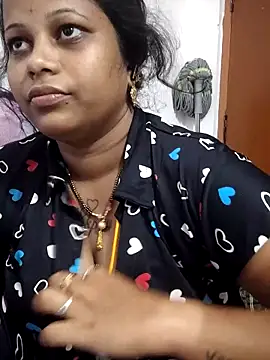 Snapshot of sweetqueen143 chatting on 05-26-26, 12:45 sweetqueen143 online show from 05-26-26, 12:45