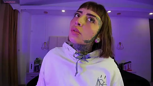 Snapshot of Gyal_8_ chatting on 01-10-26, 03:08 Gyal 8 online show from 01-10-26, 03:08